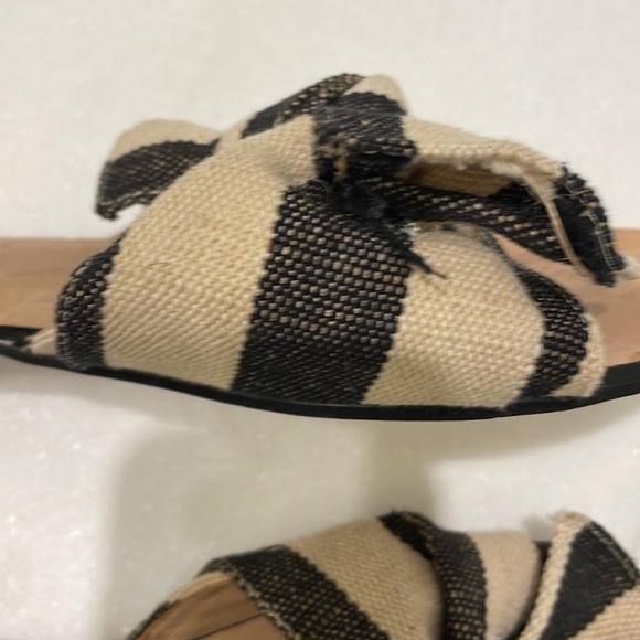ANTHROPOLOGIE Striped flat sandals-SUPER CHIC and very easy style! - Picture 4 of 5